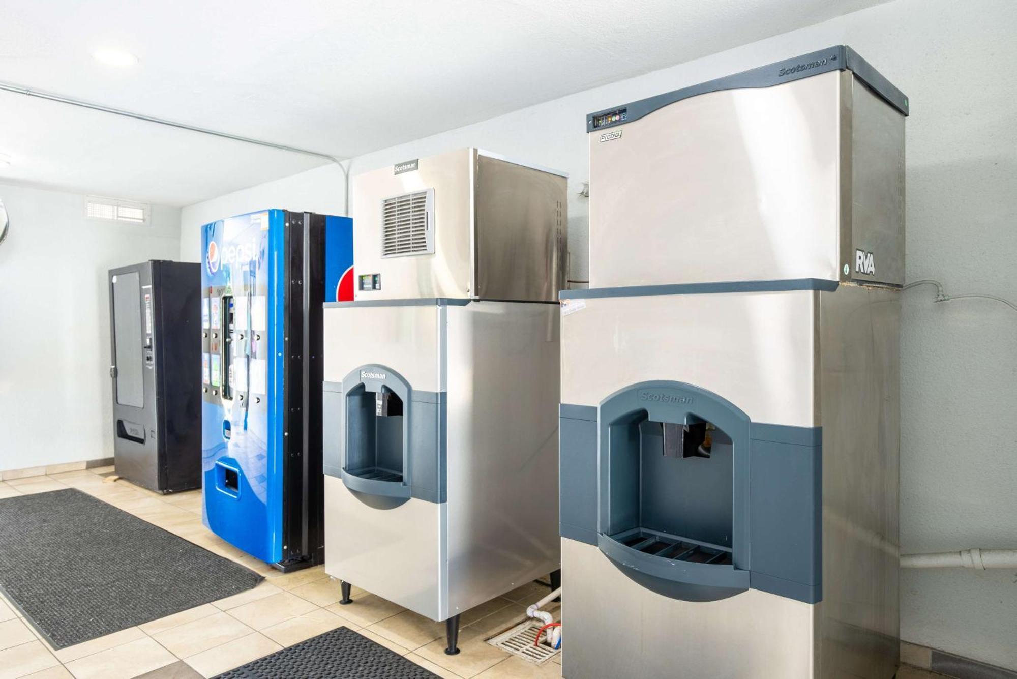 Motel 6-Sandston, Va - Richmond, Va ภายนอก รูปภาพ